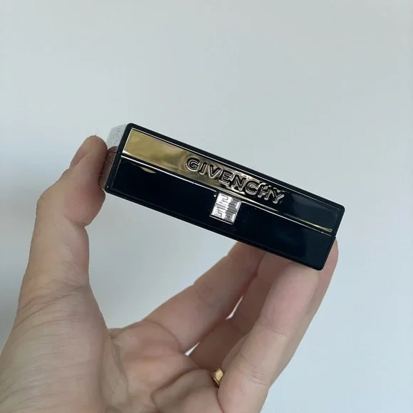 Givenchy Prisme Libre Mattifying & Blurring Setting Powder - Picture 4 of 8